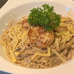 สปาเก็ตตี้ทรัฟเฟิลหอยเชลล์ฮอกไกโด