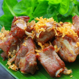 ซี่โครงหมูทอดกระเทียม