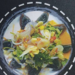 ยำไข่เยี่ยวม้า