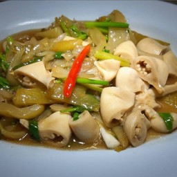 ไส้ตันผัดเกี้ยมฉ่าย