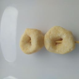 น้องเนยลูกชิ้นทอด