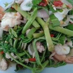 ยำผักกะเฉด