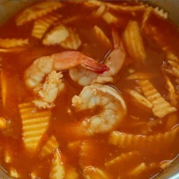 แกงส้มกุ้งยอดมะพร้าวอ่อน