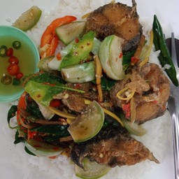 ผัดฉ่าปลาดุกกรอบ