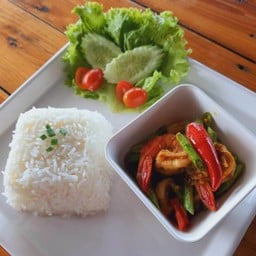 ข้าวราดเครื่องแกงกุ้ง