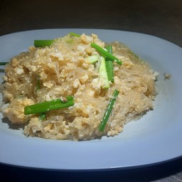 ผัดวุ้นเส้นใส่ไข่