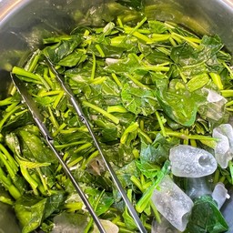 ผักคะน้า เปล่าๆ