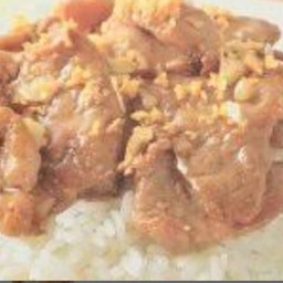 ข้าวราดหมูกระเทียม