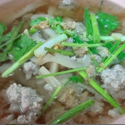แกงจืดเกี๋ยมฉ่ายหมูสับ
