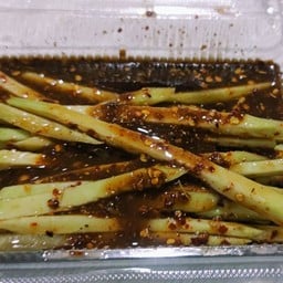 น้ำดอกไม้พลีกายให้ปลาแดก