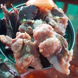 ขนมจีน+น้ำเงี้ยว (กระดูกหมู+เลือด)