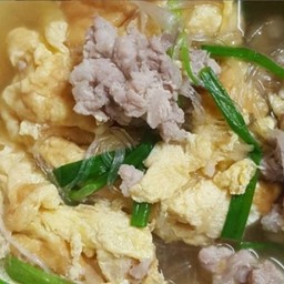 แกงจืดไข่น้ำใส่วุ้นเส้น