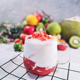 สตอเบอรี่นมสด