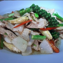 หมูผัดพริกไทดำ