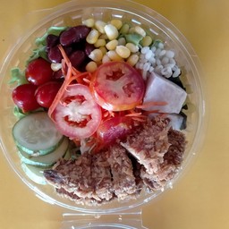 สลัดไก่ทอดกรอบ