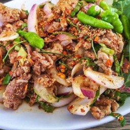 ก้อยหมูดิบ