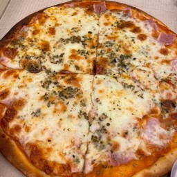[อร่อยซ่ากับโค้ก] Pizza แป้งบางกรอบ หน้าแฮมชีส +  โค้ก ออริจินัล (กระป๋อง)
