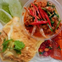 ชุดข้าวราดห่อหมกทะเลผัดใบโหระพา+ไข่เจียว