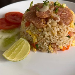 ข้าวผัดแหนม