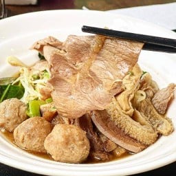 โกเฮงราชาก๋วยเตี๋ยวเนื้อ สาขาร่มเกล้า