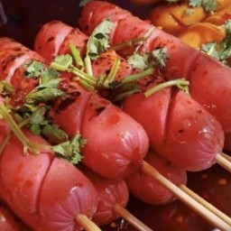 ร้านไส้กรอกแดงย่างถ่านดำ