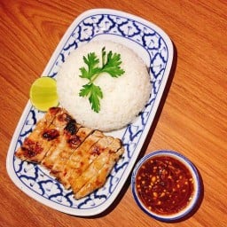 หมึกย่าง หมูย่างจิ้มแจ่ว