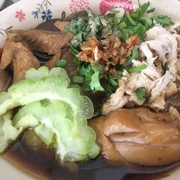 ร้านก๋วยเตี๋ยวไก่มะระสองพี่น้อง