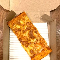 พิซซ่าหน้าชีส 4 ชนิด ต้นตำรับ Lam Levain