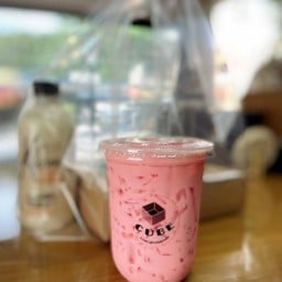 Strawberry Syrup Fresh Milk นมสดสตอรเบอร์รี่ไซรับเย็น