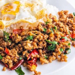 กระเพานำยำดา