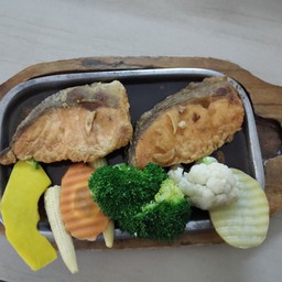 แซลมอนสเต็ก