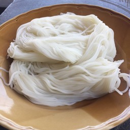 เส้นขนมจีน