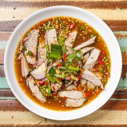 ยำหมูยอหอใบตอง