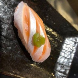ซูชิท้องปลาแซลมอน