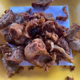 ไส้อ่อนทอดกระเทียม