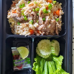 ข้าวผัดไข่หมู