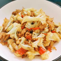 ผัดดอกกะหล่ำหมู 花菜炒肉