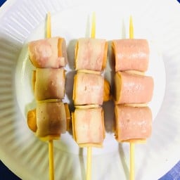 ไส้กรอกพันเบคอน