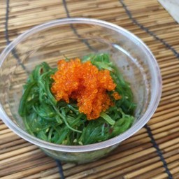 ยำสาหร่ายหน้าไข่กุ้ง