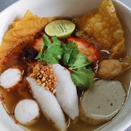 (แถมหมูยอ)เกาเหลาต้มยำ
