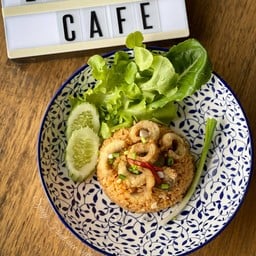 ข้าวผัดไข่เค็มปลาสลิด