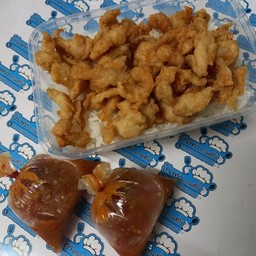 ไก่ทอดน้ำปลาราดข้าว