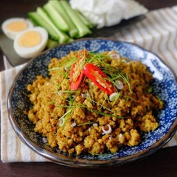 ผัดคั่วกลิ้งหมูสับ