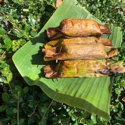 ข้าวเหนียวปิ้งไส้เผือก