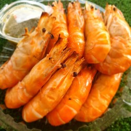 รักจัง กุ้งสด หน้าหมู่บ้านเอื้ออาทร ติดกับ 7-Eleven