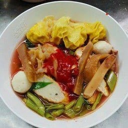 ก๋วยเตี๋ยวเย็นตาโฟ ทะเล แมงกะพรุน (ซอยป่าไม้)