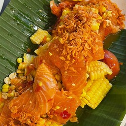 ส้มตำข้าวโพดแซลม่อน