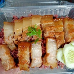 ข้าวไรซ์เบอรี่ หมูสามชั้นต้มน้ำปลา น้ำจิ้มซีฟู้ด