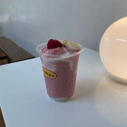 สตอเบอรี่กล้วย สมูทตี้