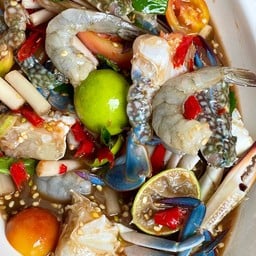 เหลาไหลบัวสองใจ ปูม้า กุ้งสด